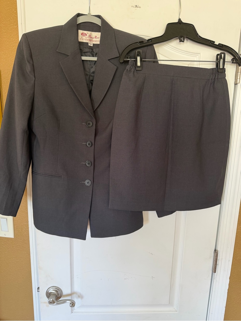 Sheng Mao Vintage Charcoal Gray Skirt Suit Set - Classic Blazer & Skirt Size S